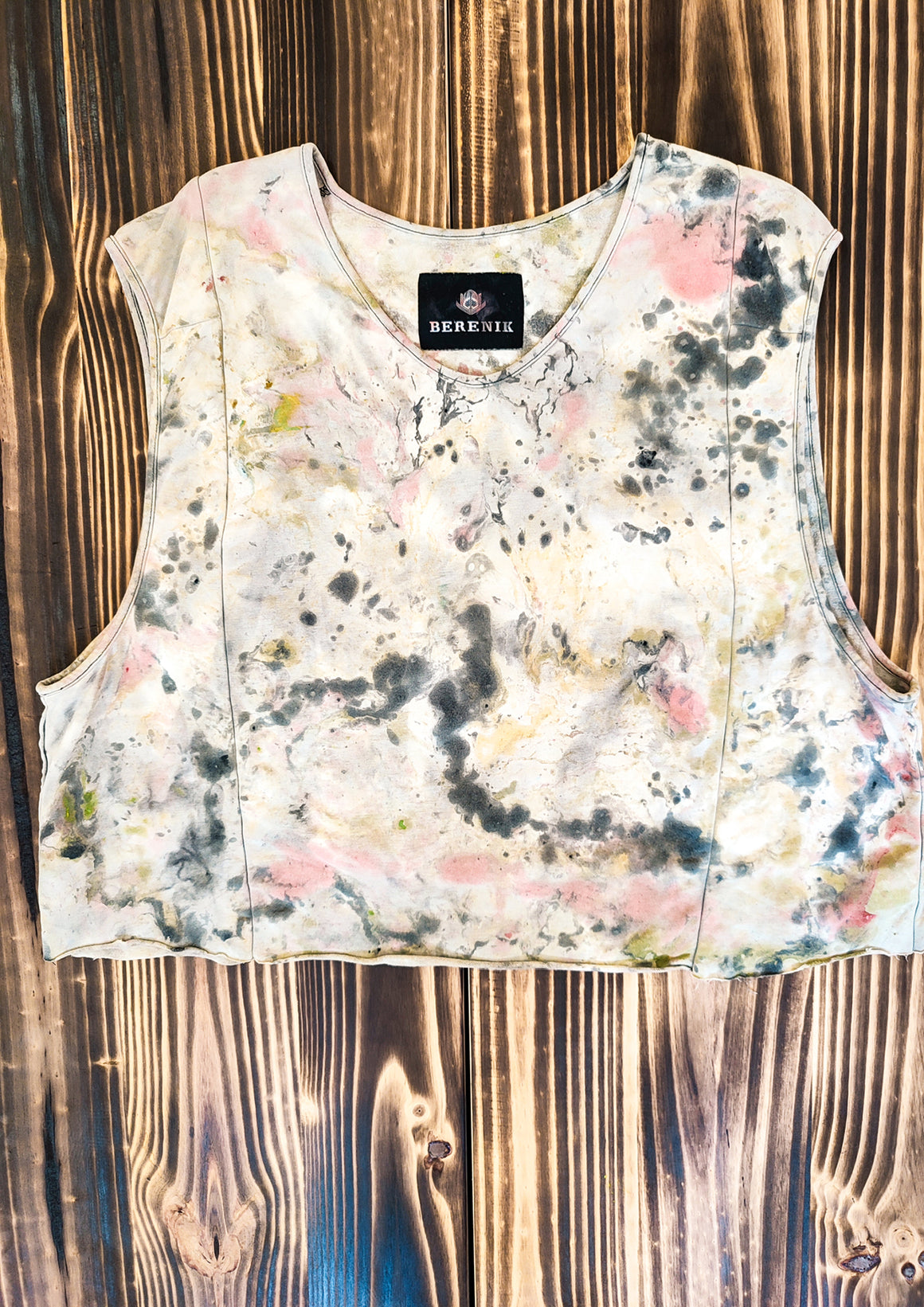 HANDPAINTED - CROP TOP SLEEVELESS - black / white hand painted