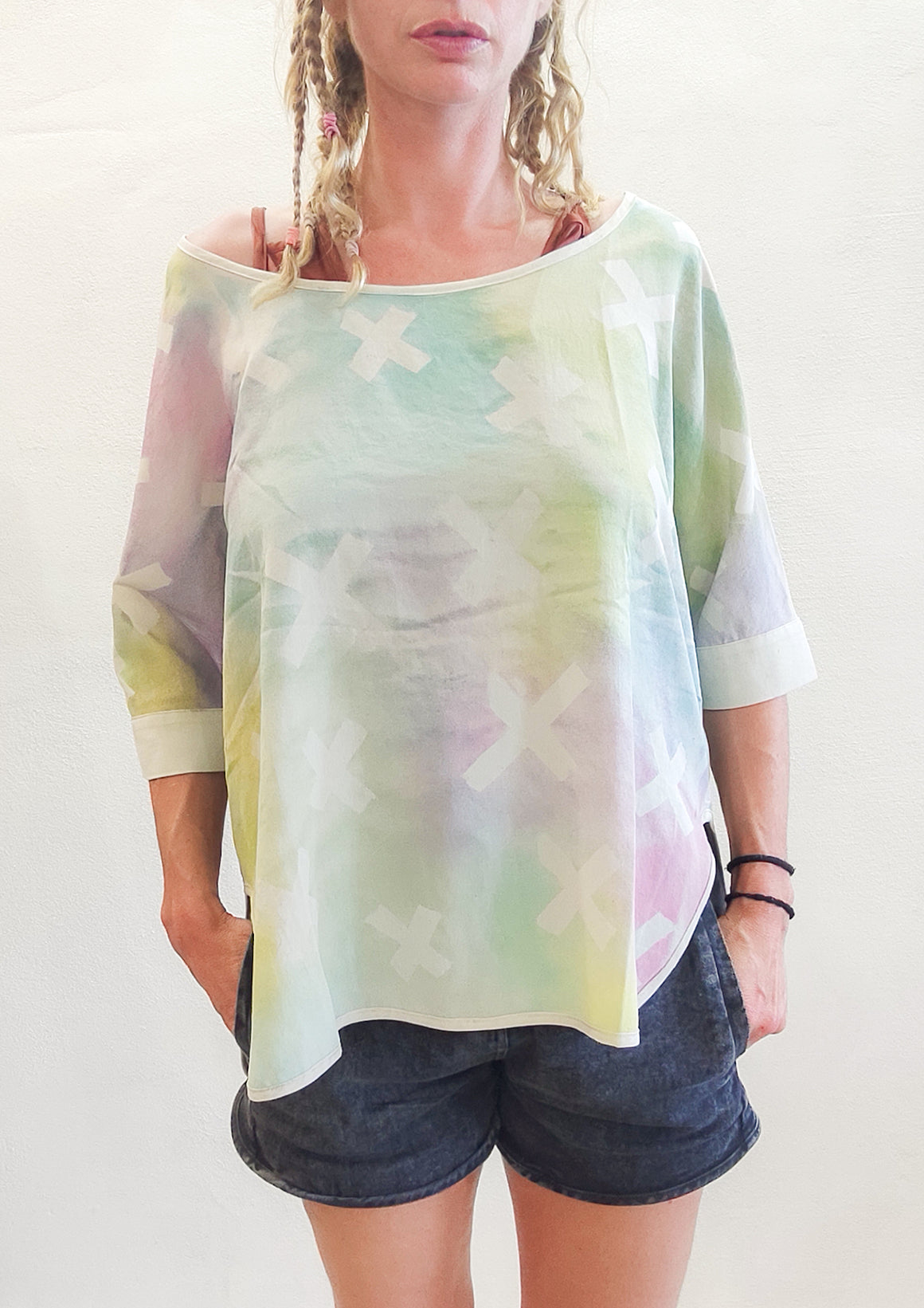 HANDPAINTED- TOP OVERSIZED creme painted