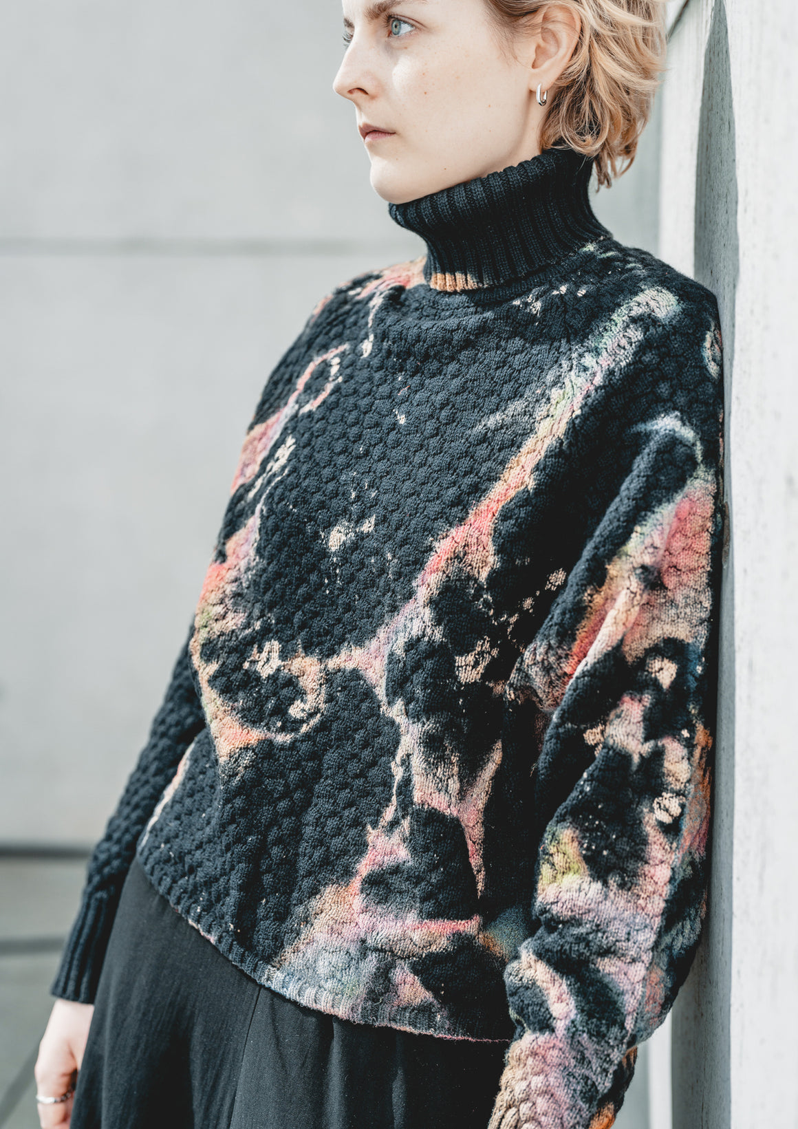 HANDPAINTED - SWEATER TURTLENECK - KNIT PEARL black painted